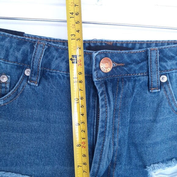 Almost Famous Womens Distressed Denim Shorts‎ Size 5 - Picture 16 of 16